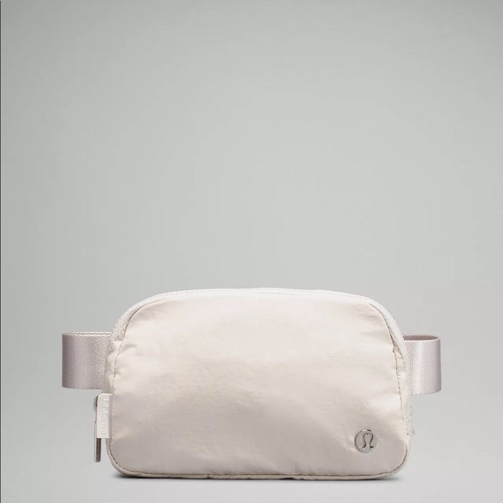 NWT Lululemon Everywhere Belt Bag